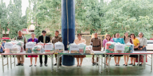 โรงเรียนละหานทรายรัชดาภิเษก มอบอาหารและน้ำดื่ม เพื่อสนับสนุนและให้กำลังใจแก่ตำรวจตระเวณชายแดนปฏิบัติหน้าที่ตามแนวชายแดน